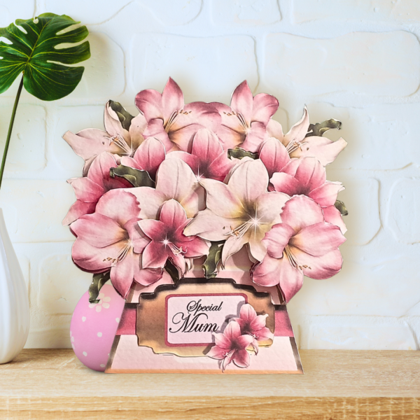 Choice of 4 stunning shaped Bouquet Cards